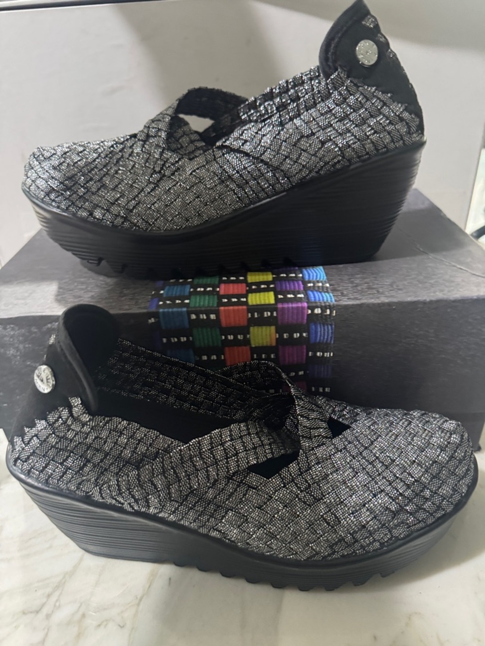 bernie mev. Black and Silver Woven Slip-On Flats size 36